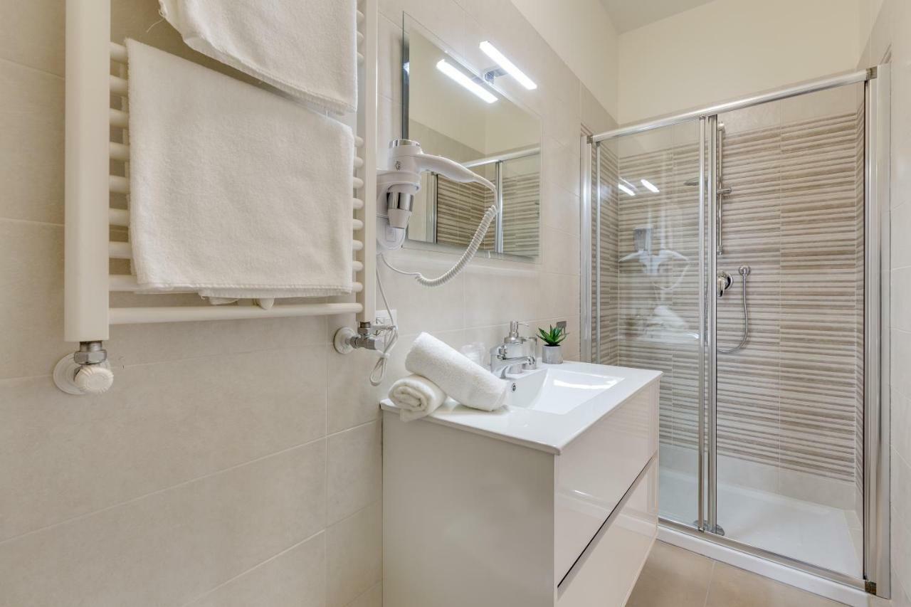 Rooms Vidar Train Station Marghera Bagian luar foto